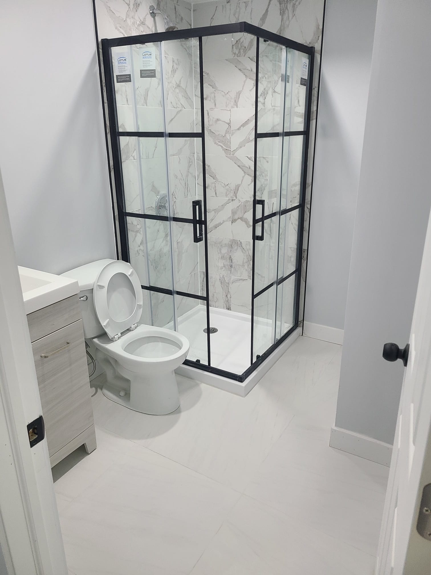 Custom closet shelving system